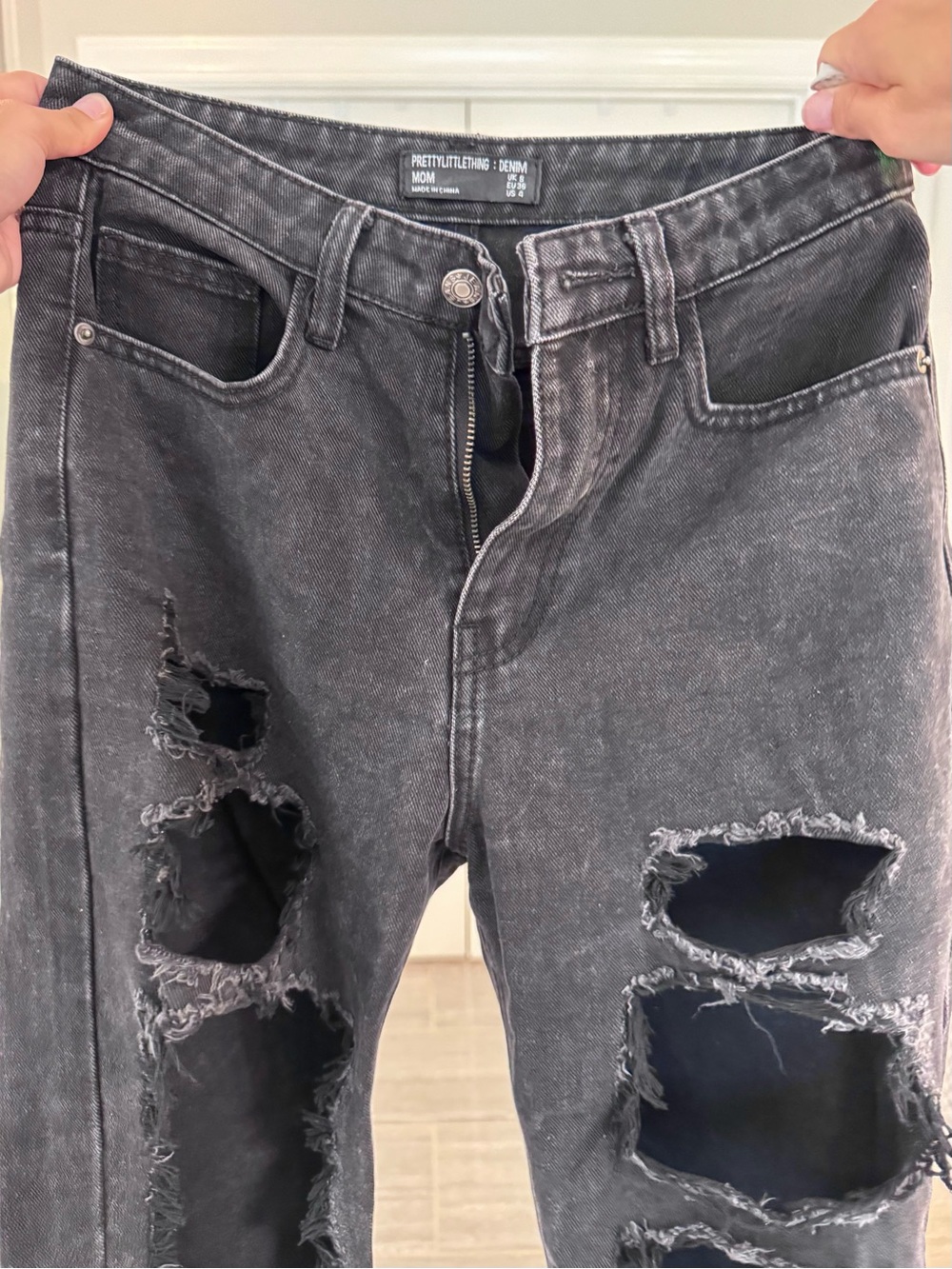 PrettyLittleThing Open Thigh Distressed Mom Jeans Black - Picture 7 of 7